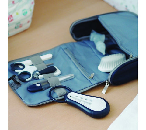 Neceser de Aseo (9 Accesorios)