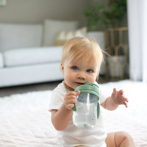 Vaso con asas y pajita 270 ml (6M+)