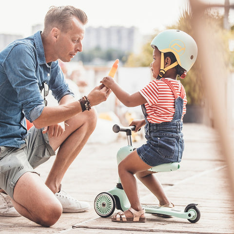 Casco Bicicleta y Scooter Ajustable (Kiwi)